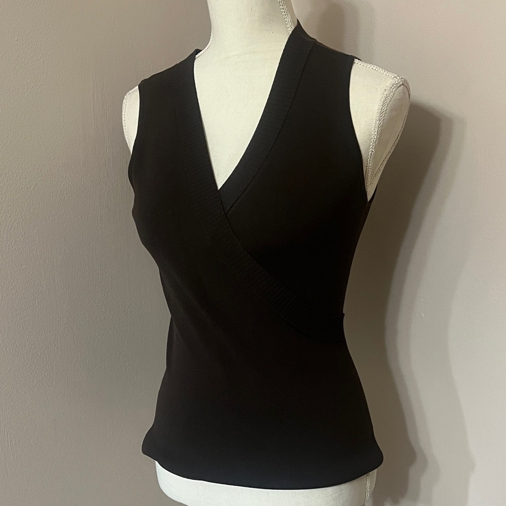 ⭐️ 2 for $15. Ann Taylor Loft Brown Sleeveless Wrap Vest Top